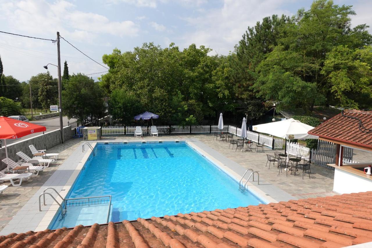 Camping Mitikas And Bungalows Плака-Літохоро Екстер'єр фото