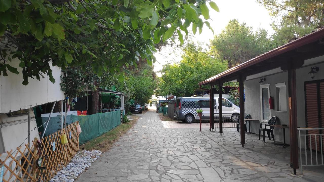 Camping Mitikas And Bungalows Плака-Літохоро Екстер'єр фото