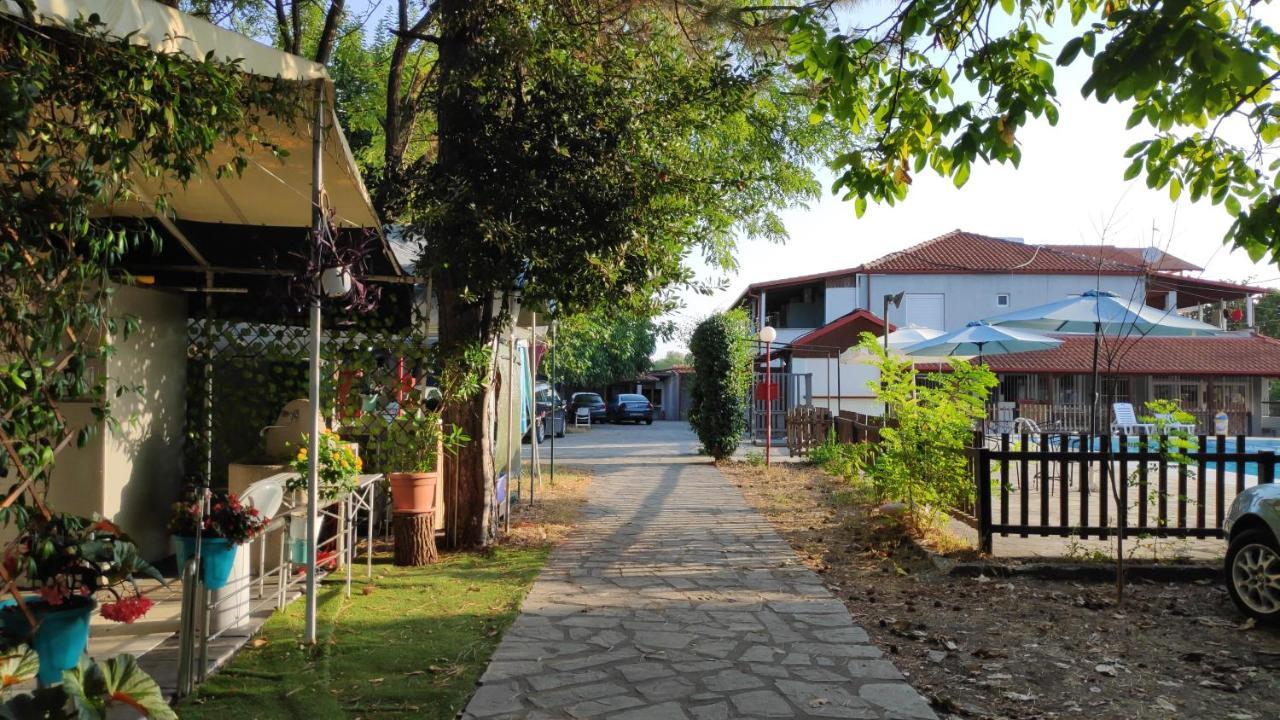 Camping Mitikas And Bungalows Плака-Літохоро Екстер'єр фото