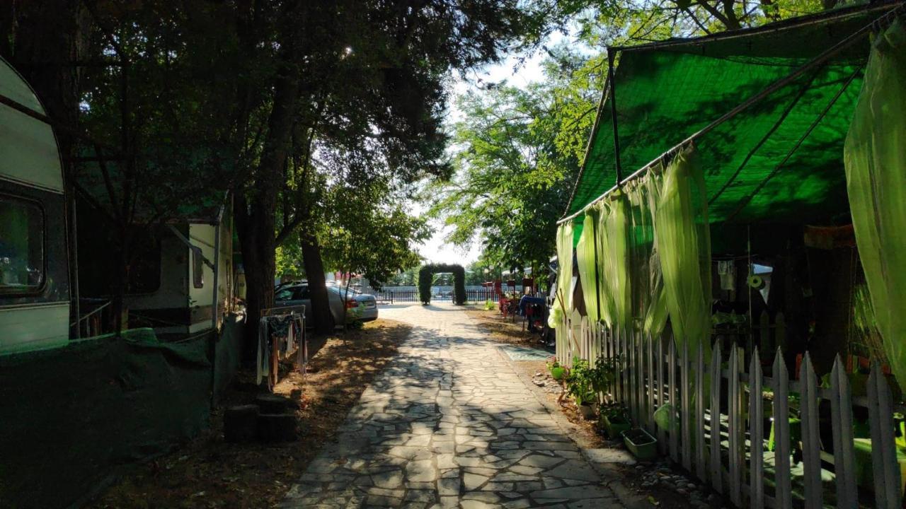 Camping Mitikas And Bungalows Плака-Літохоро Екстер'єр фото